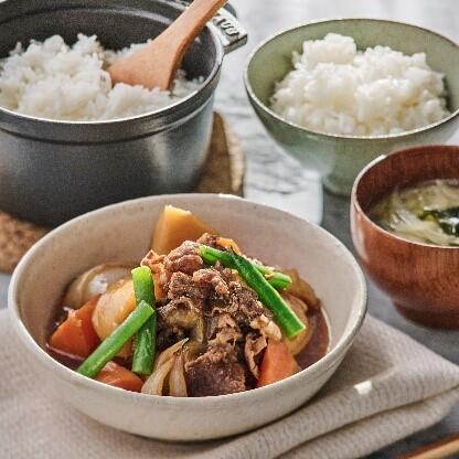 肉じゃが鍋焚きごはん＆お味噌汁.jpg